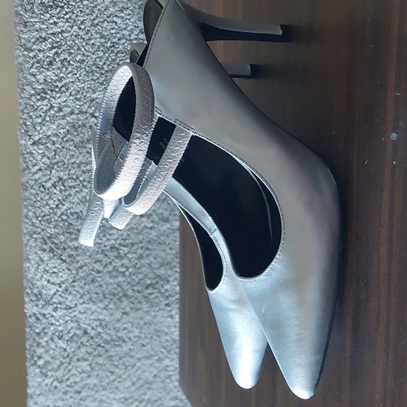 Silver pointy stilettos size 10 - Picture 2 of 8